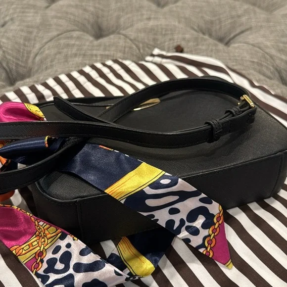 Henri Bendel Bag Black Saffiano Leather Crossbody Bag - Picture 14 of 17